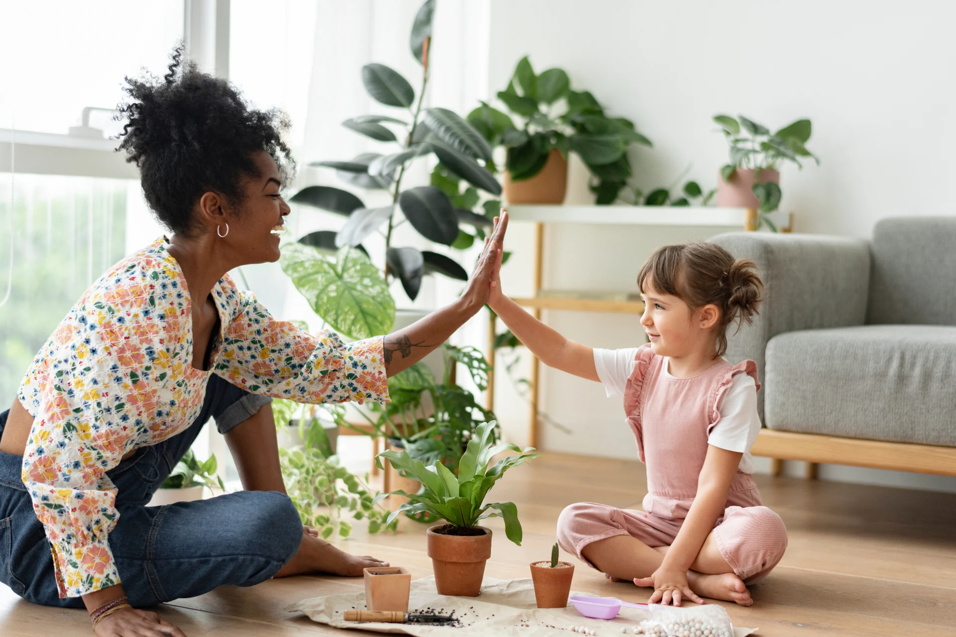 Therapist working with child using personalized visual supports